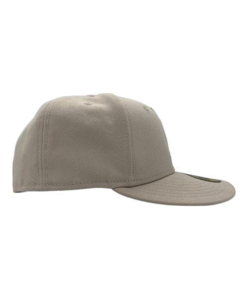 New Era（ニューエラ）New Era (ニューエラ) SUPREME (シュプリーム) Gold Cross S Logo キャップ ベージュの古着・服飾アイテム