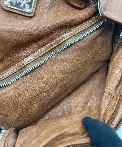 PRADA（プラダ）PRADA (プラダ) ウォッシュドレザーボストンバッグ ブラウンの古着・服飾アイテム