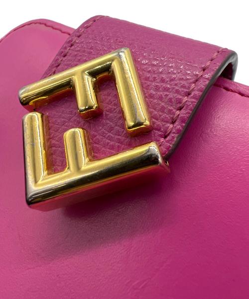 FENDI（フェンディ）FENDI (フェンディ) 2つ折り財布 ピンクの古着・服飾アイテム
