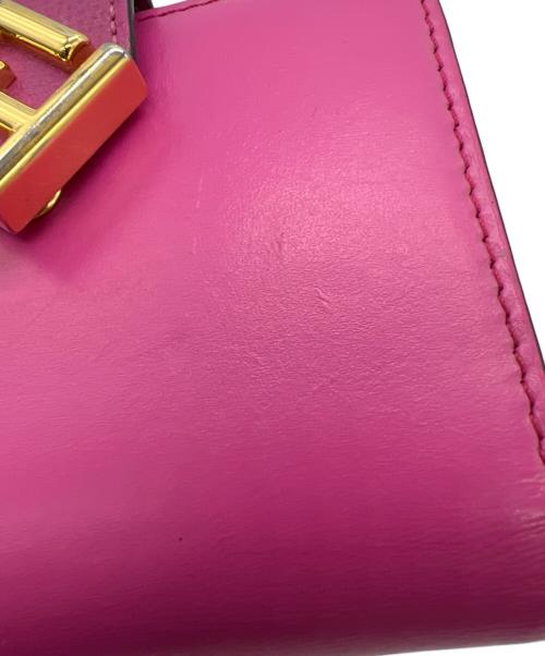 FENDI（フェンディ）FENDI (フェンディ) 2つ折り財布 ピンクの古着・服飾アイテム