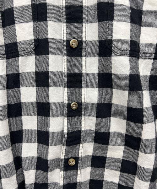 CarHartt（カーハート）CarHartt (カーハート) ネルシャツ ブラック×ホワイト サイズ:Mの古着・服飾アイテム