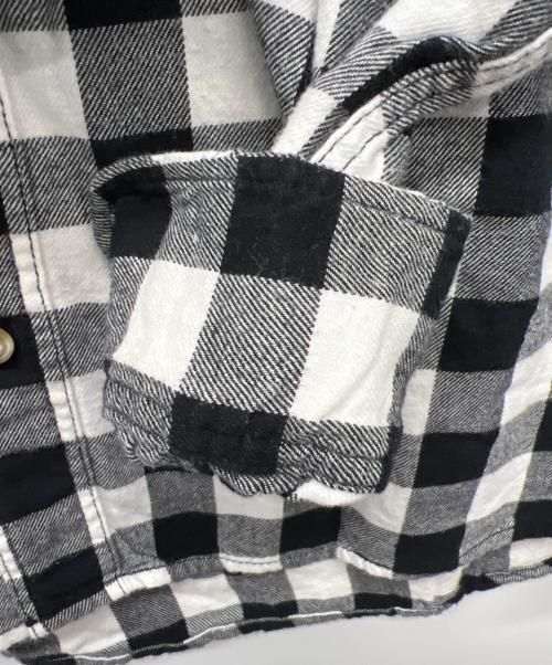 CarHartt（カーハート）CarHartt (カーハート) ネルシャツ ブラック×ホワイト サイズ:Mの古着・服飾アイテム