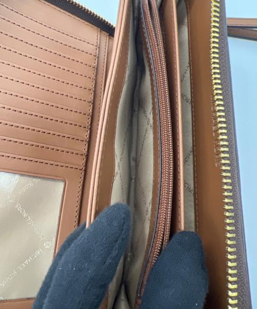 MICHAEL KORS（マイケル・コース）MICHAEL KORS (マイケル・コース) 長財布 ブラウンの古着・服飾アイテム