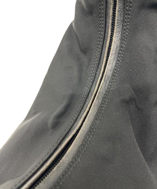 GUCCI（グッチ）GUCCI (グッチ) セミショルダーバッグ ブラックの古着・服飾アイテム