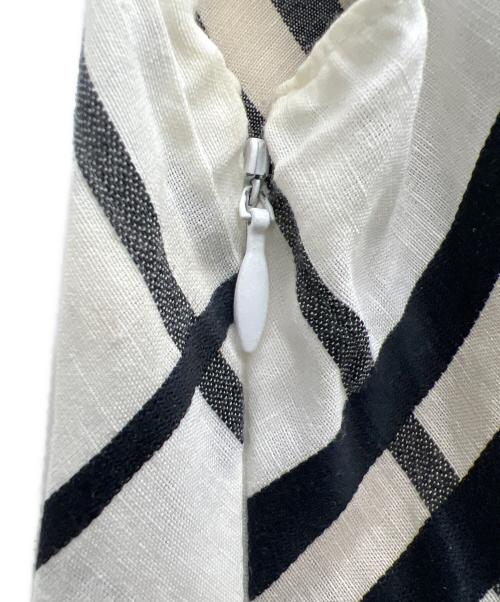 BURBERRY BLUE LABEL（バーバリー ブルー レーベル）BURBERRY BLUE LABEL (バーバリー ブルー レーベル) ノースリーブブラウス ホワイト サイズ:38の古着・服飾アイテム