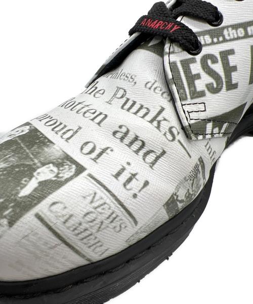 Dr.Martens（ドクターマーチン）Dr.Martens (ドクターマーチン) 3ホールシューズ SEX PISTOLS ホワイト×ブラック サイズ:UK9の古着・服飾アイテム