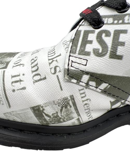 Dr.Martens（ドクターマーチン）Dr.Martens (ドクターマーチン) 3ホールシューズ SEX PISTOLS ホワイト×ブラック サイズ:UK9の古着・服飾アイテム