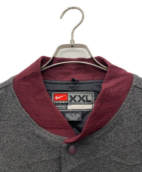 NIKE（ナイキ）NIKE (ナイキ) スタジャン グレー×レッド サイズ:XXLの古着・服飾アイテム