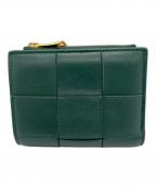 BOTTEGA VENETAボッテガベネタ）の古着「カセット スモール 二つ折りウォレット」｜グリーン