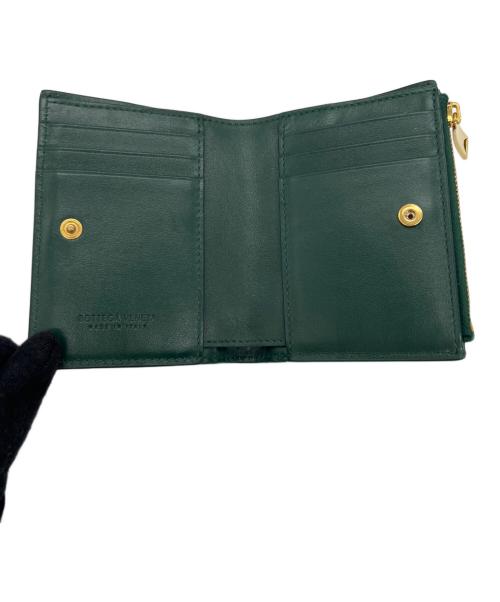 BOTTEGA VENETA（ボッテガベネタ）BOTTEGA VENETA (ボッテガベネタ) カセット スモール 二つ折りウォレット グリーンの古着・服飾アイテム