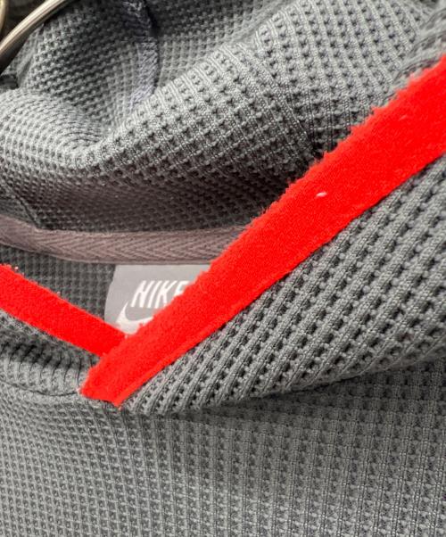 NIKE（ナイキ）NIKE (ナイキ) プルオーバーパーカー グレー サイズ:Lの古着・服飾アイテム
