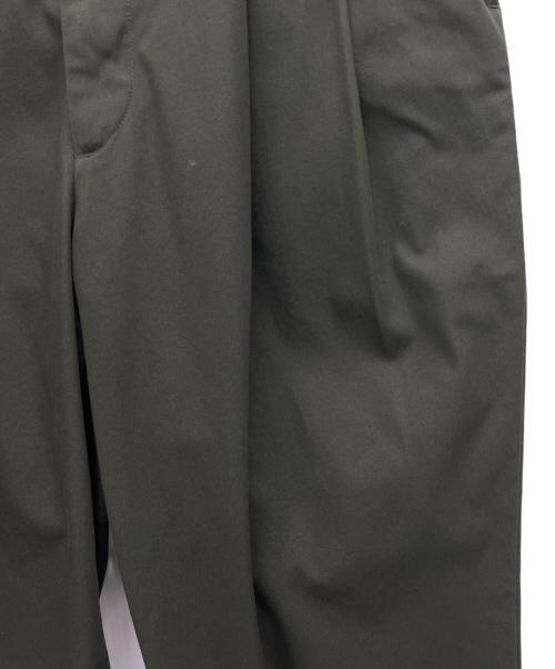 WILLY CHAVARRIA（ウィリーチャバリア）WILLY CHAVARRIA (ウィリーチャバリア) タックパンツ カーキ サイズ:38の古着・服飾アイテム
