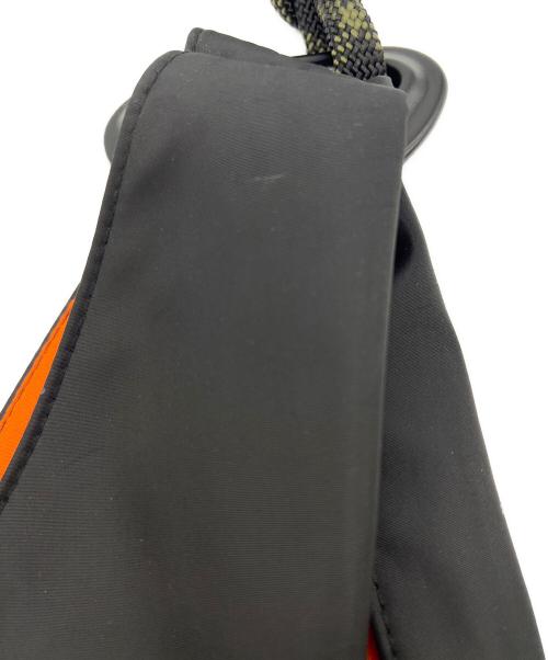 Risley（リズレー）Risley (リズレー) OUTDOOR PRODUCTS (アウトドア プロダクツ) トライアングルフリルバッグ ブラックの古着・服飾アイテム