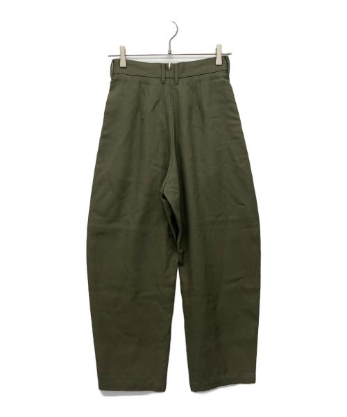 LOEFF（ロエフ）LOEFF (ロエフ) タックパンツ オリーブの古着・服飾アイテム