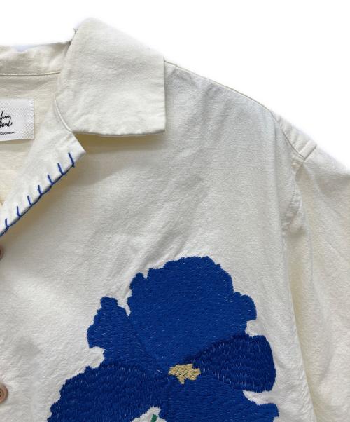 CAMPHOR WOOD（カンファーウッド）CAMPHOR WOOD (カンファーウッド) flower embroideryshirt アイボリー サイズ:Mの古着・服飾アイテム