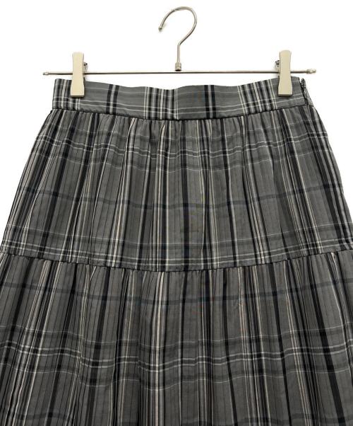 Snidel（スナイデル）Snidel (スナイデル) ギャザーティアードIラインスカート グレーの古着・服飾アイテム