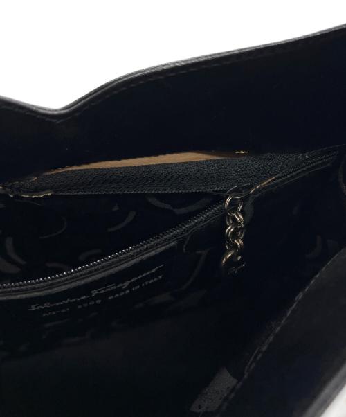 Salvatore Ferragamo（サルヴァトーレ フェラガモ）Salvatore Ferragamo (サルヴァトーレ フェラガモ) ショルダーバッグ ブラックの古着・服飾アイテム