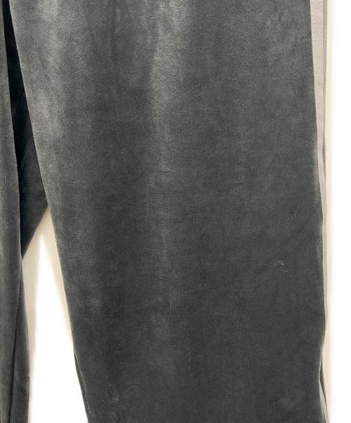 adidas（アディダス）adidas (アディダス) ベロアトラックパンツ グレー サイズ:XLの古着・服飾アイテム