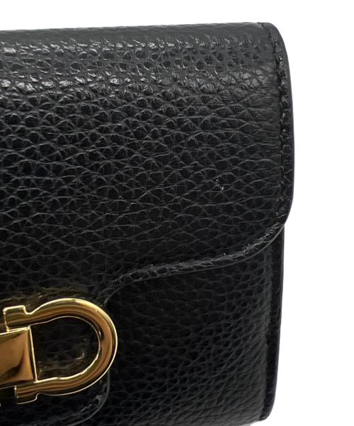 Ferragamo（フェラガモ）Ferragamo (フェラガモ) 2つ折り財布 ブラック×レッドの古着・服飾アイテム