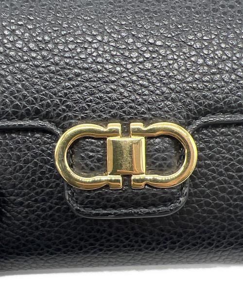 Ferragamo（フェラガモ）Ferragamo (フェラガモ) 2つ折り財布 ブラック×レッドの古着・服飾アイテム