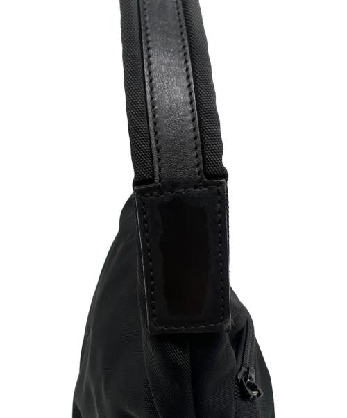 GUCCI（グッチ）GUCCI (グッチ) ナイロンワンショルダーバッグ ブラックの古着・服飾アイテム