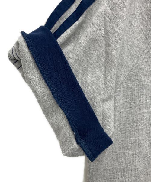 adidas（アディダス）adidas (アディダス) Pop Classic Tee グレー×ネイビー サイズ:XLの古着・服飾アイテム