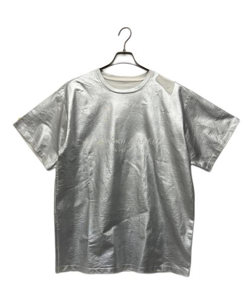 MM6 Maison Margiela（エムエムシックスメゾンマルジェラ）MM6 Maison Margiela (エムエムシックスメゾンマルジェラ) シルバーラミネートロゴカットソー グレー サイズ:Mの古着・服飾アイテム