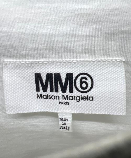 MM6 Maison Margiela（エムエムシックスメゾンマルジェラ）MM6 Maison Margiela (エムエムシックスメゾンマルジェラ) シルバーラミネートロゴカットソー グレー サイズ:Mの古着・服飾アイテム