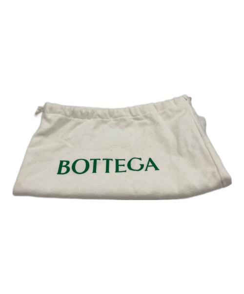 BOTTEGA VENETA（ボッテガベネタ）BOTTEGA VENETA (ボッテガベネタ) ザチェーンポーチ ホワイトの古着・服飾アイテム