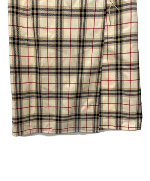 BURBERRY BLUE LABEL（バーバリー ブルー レーベル）BURBERRY BLUE LABEL (バーバリー ブルー レーベル) スカート ベージュ サイズ:36の古着・服飾アイテム