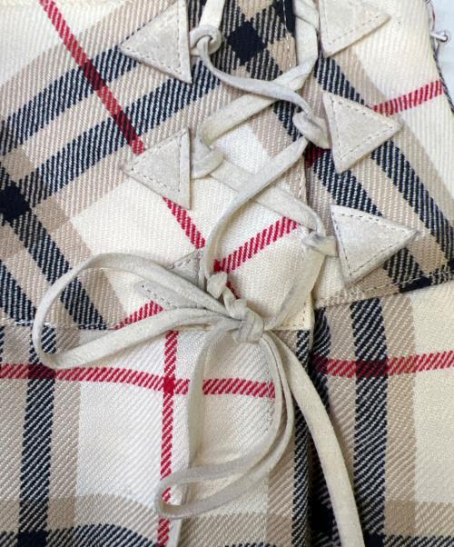 BURBERRY BLUE LABEL（バーバリー ブルー レーベル）BURBERRY BLUE LABEL (バーバリー ブルー レーベル) スカート ベージュ サイズ:36の古着・服飾アイテム