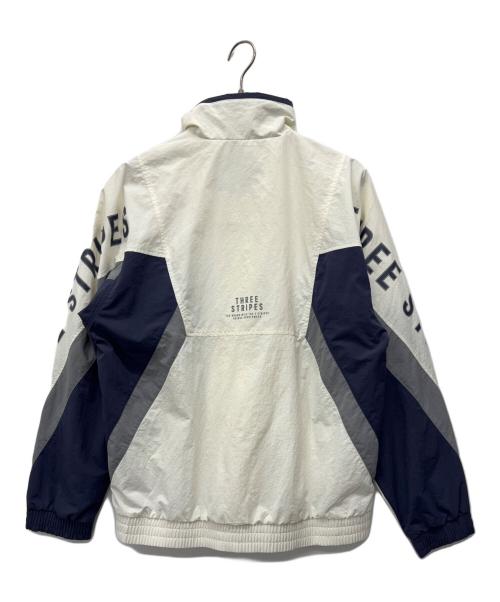 adidas（アディダス）adidas (アディダス) ナイロンジャケット ホワイト×ネイビー サイズ:Mの古着・服飾アイテム