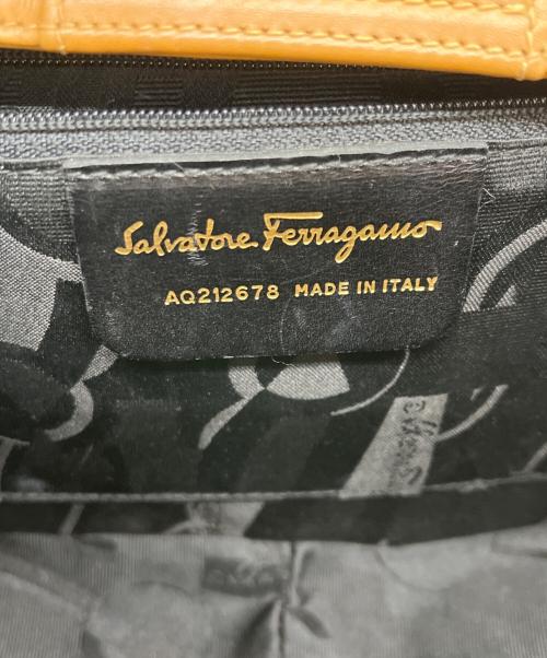 Ferragamo（フェラガモ）Ferragamo (フェラガモ) ハンドバッグ ブラウンの古着・服飾アイテム