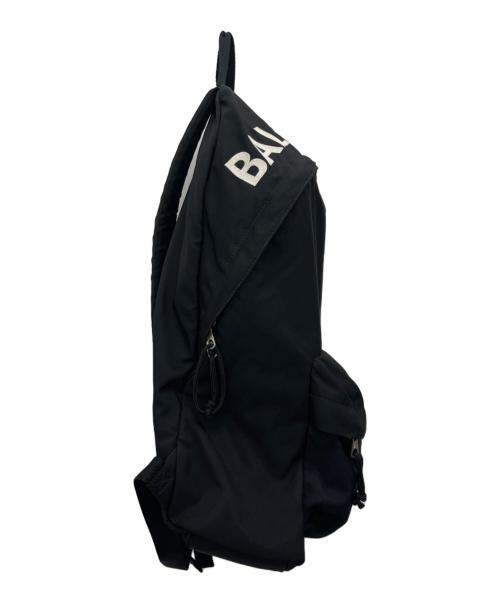 BALENCIAGA（バレンシアガ）BALENCIAGA (バレンシアガ) ロゴプリントリュック ブラック×ホワイトの古着・服飾アイテム