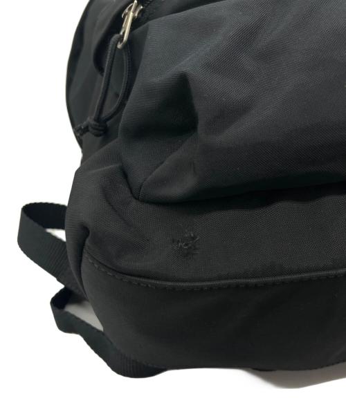 BALENCIAGA（バレンシアガ）BALENCIAGA (バレンシアガ) ロゴプリントリュック ブラック×ホワイトの古着・服飾アイテム