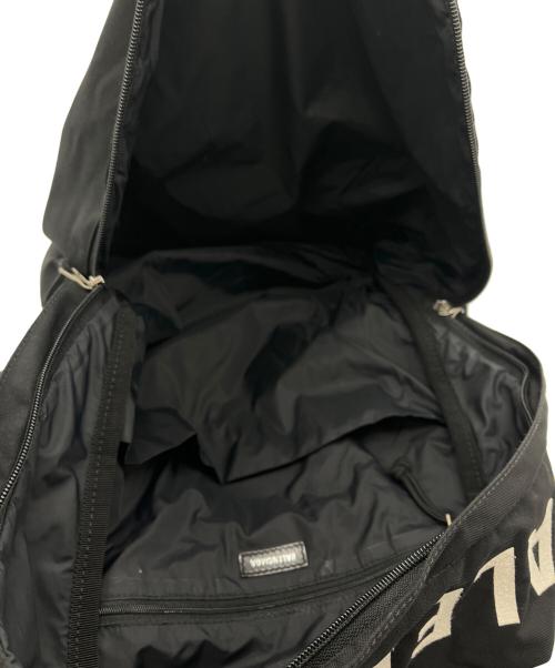 BALENCIAGA（バレンシアガ）BALENCIAGA (バレンシアガ) ロゴプリントリュック ブラック×ホワイトの古着・服飾アイテム