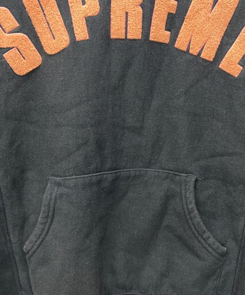 SUPREME（シュプリーム）SUPREME (シュプリーム) Chenille Arc Logo Hooded Sweatshirt ネイビー×ピンク サイズ:Sの古着・服飾アイテム