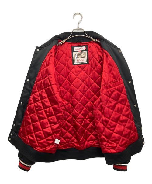 MITCHELL & NESS（ミッチェルアンドネス）MITCHELL & NESS (ミッチェルアンドネス) ブルゾン ブラック×レッド サイズ:Lの古着・服飾アイテム