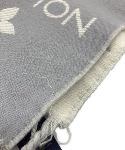 LOUIS VUITTON（ルイ ヴィトン）LOUIS VUITTON (ルイ ヴィトン) マフラー エシャルプ LV エセンシャル モノグラム グレー×ホワイトの古着・服飾アイテム