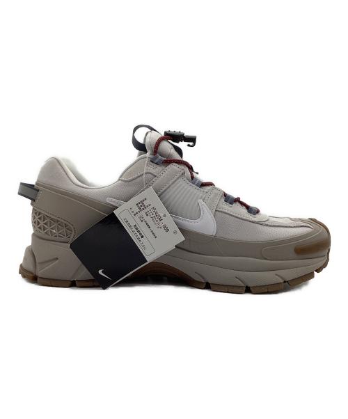 NIKE（ナイキ）NIKE (ナイキ) ZOOM VOMERO ROAM ホワイト×ベージュ サイズ:28cmの古着・服飾アイテム