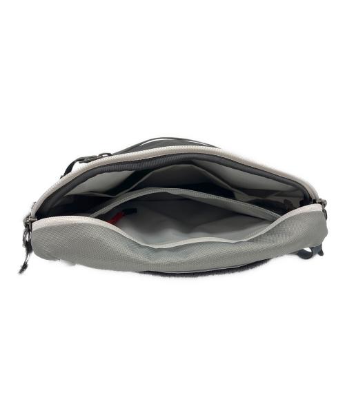 ARC'TERYX（アークテリクス）ARC'TERYX (アークテリクス) BEAMS (ビームス) 別注Mantis 2 Waist pack(別注マンティス 2 ウエストパック) ブラック×グレーの古着・服飾アイテム