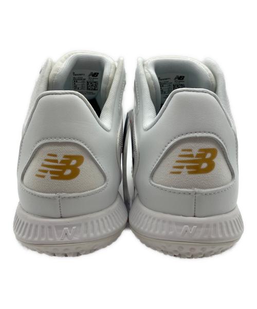 NEW BALANCE（ニューバランス）NEW BALANCE (ニューバランス) FuelCell Ohtani 1 Trainer（フューセルエル　オオタニ　1　トレーナー） ゴールド×ホワイト サイズ:27.5の古着・服飾アイテム