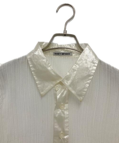 ISSEY MIYAKE（イッセイミヤケ）ISSEY MIYAKE (イッセイミヤケ) 切替プリーツシャツ ホワイト サイズ:Mの古着・服飾アイテム