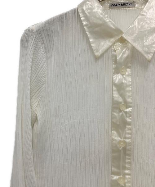 ISSEY MIYAKE（イッセイミヤケ）ISSEY MIYAKE (イッセイミヤケ) 切替プリーツシャツ ホワイト サイズ:Mの古着・服飾アイテム