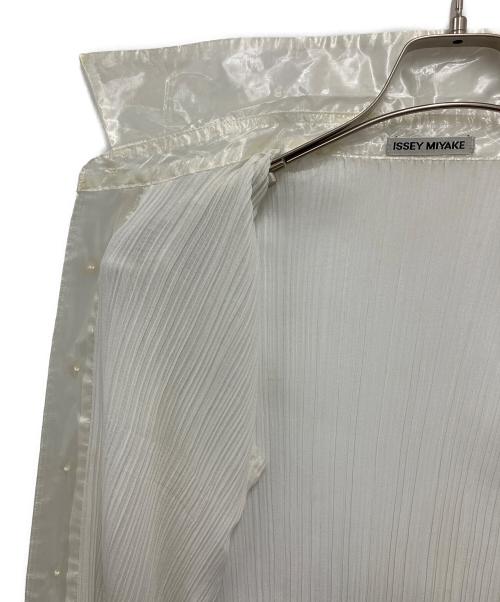 ISSEY MIYAKE（イッセイミヤケ）ISSEY MIYAKE (イッセイミヤケ) 切替プリーツシャツ ホワイト サイズ:Mの古着・服飾アイテム