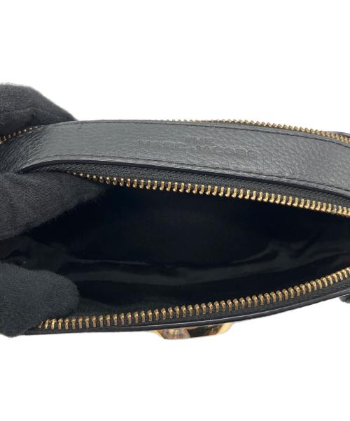 MARC JACOBS（マークジェイコブズ）MARC JACOBS (マークジェイコブス) ショルダーバッグ ブラック×ゴールドの古着・服飾アイテム