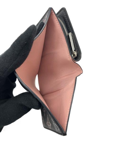 LOUIS VUITTON（ルイ ヴィトン）LOUIS VUITTON (ルイ ヴィトン) ポルトフォイユクレア モノグラム・マヒナ ピンク×ブラックの古着・服飾アイテム