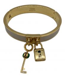 FENDI（フェンディ）の古着「マスターキーバングル」｜ゴールドカラー×ベージュ