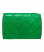 BOTTEGA VENETAボッテガベネタ）の古着「イントレチャート　3つ折り財布」｜グリーン