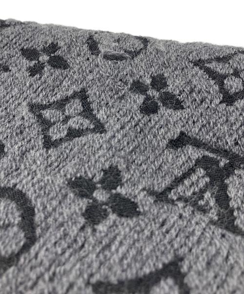 LOUIS VUITTON（ルイ ヴィトン）LOUIS VUITTON (ルイ ヴィトン) マフラー エシャルプ モノグラム・クラシック グレー×ブラックの古着・服飾アイテム